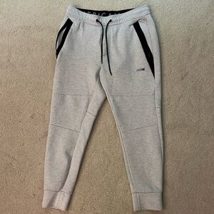 White American Eagle Joggers